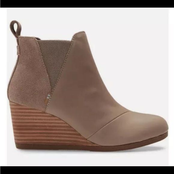 Toms Kelsey Chelsea Slip-on Leather/Elastic Wedge Boot - Picture 1 of 9